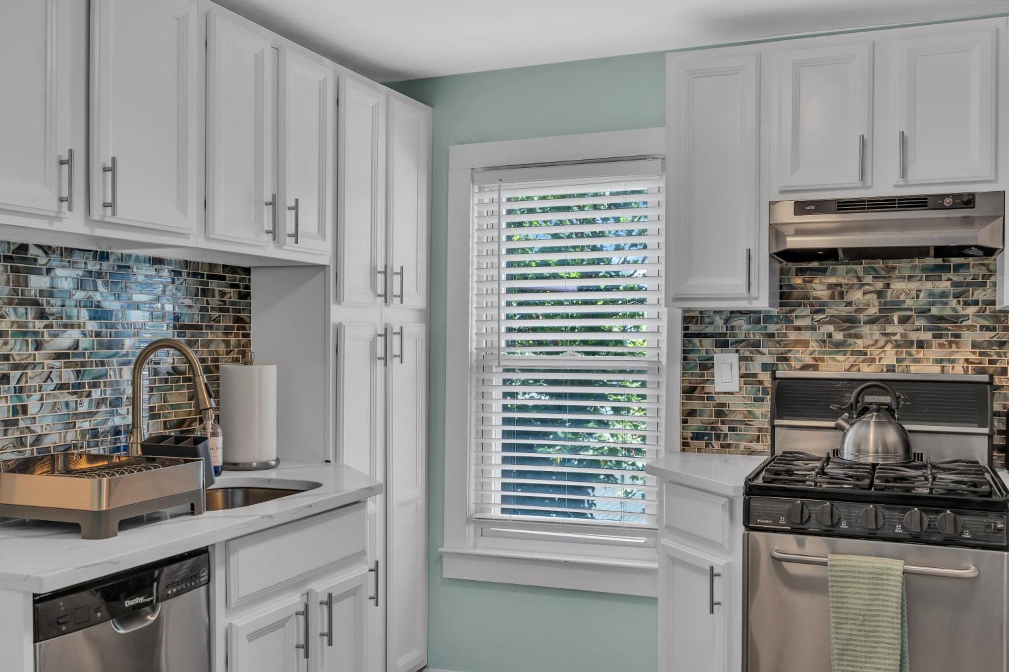 6-Min Walk To Asbury Park & Og Main St - Updated & Cozy Apartment In Historic Ocean Grove - Fire Pit & Patio - Fast Wi-Fi Luaran gambar